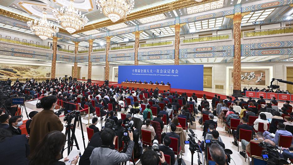 李強總理出席記者會(huì )并回答中外記者提問(wèn)