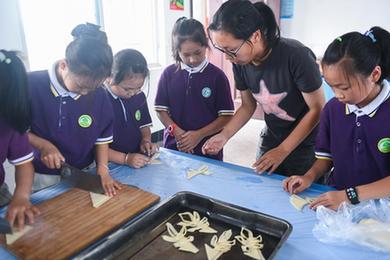校園開(kāi)啟“迎端午、知端午”傳統習俗課
