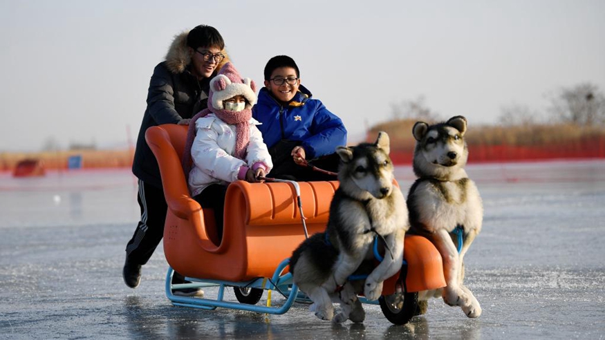 冰雪“多棱鏡”折射中國消費市場(chǎng)紅火開(kāi)局
