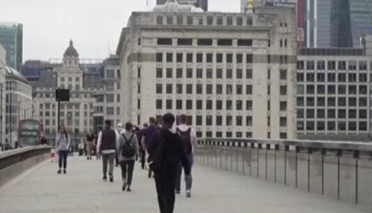 英國單日新增確診病例再破5萬(wàn)例