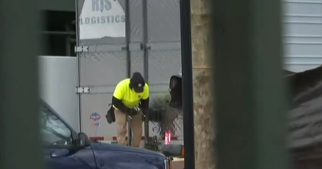 美國：死亡病例激增 得州增派停尸拖車(chē)