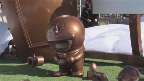 《多啦A夢(mèng)》50周年紀念銅像揭幕