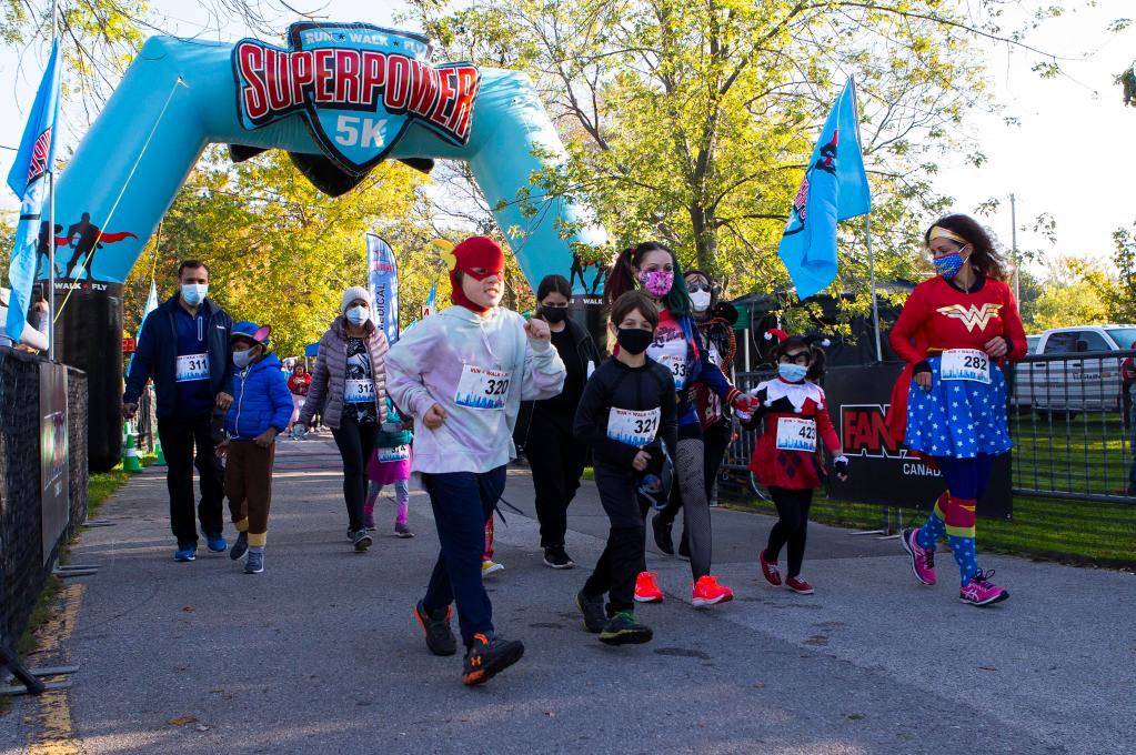 加拿大：“變裝”長(cháng)跑