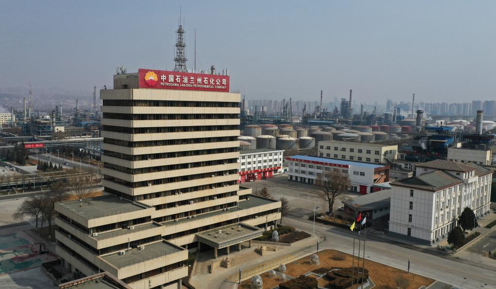 強信心·開(kāi)新局｜數字化轉型 智能化發(fā)展——科技創(chuàng  )新驅動(dòng)老煉化基地“加速跑”